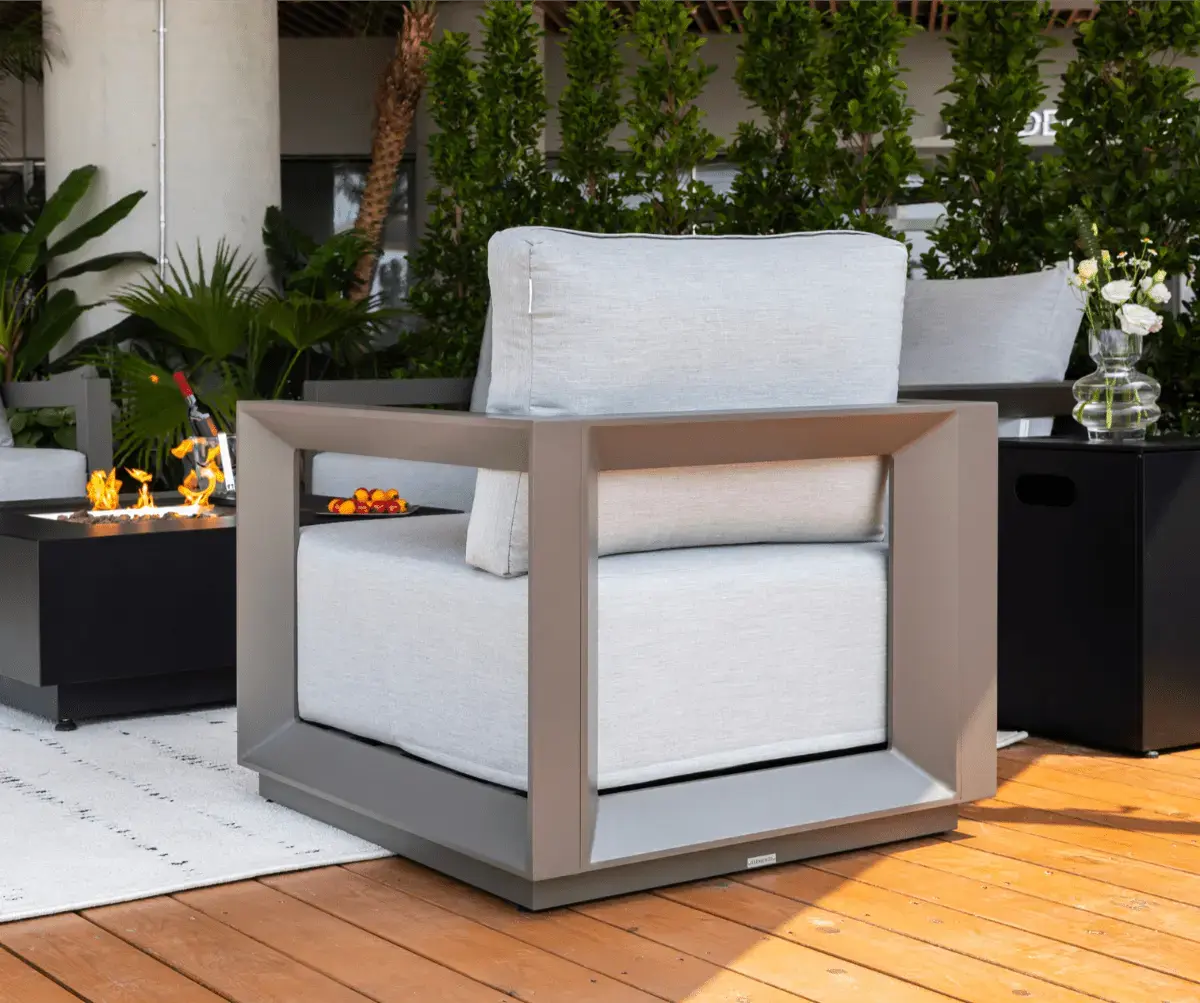 Newport Chaise - Backyard Pyre