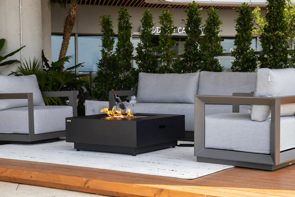 Newport Chaise - Backyard Pyre